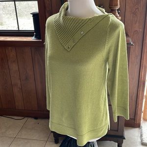 Perfect autumn sweater w loads of cute details